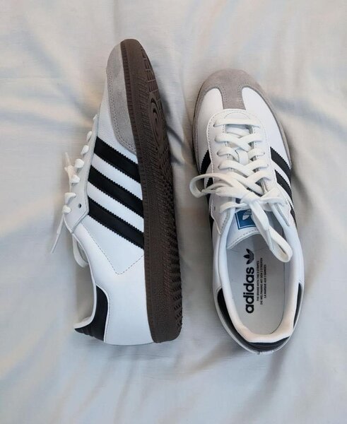 Sneakers