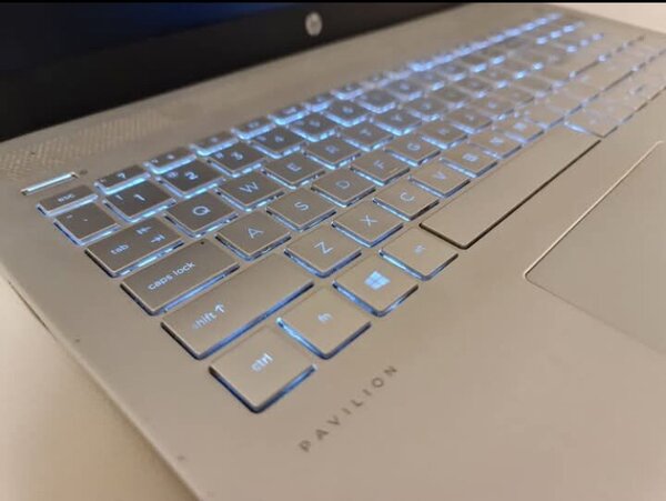 HP PAVILION i5