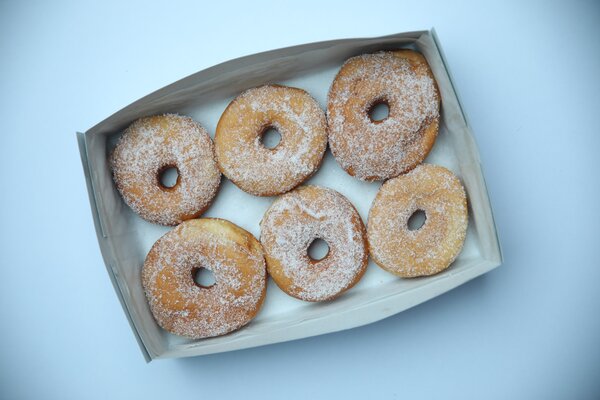6 Doughnuts
