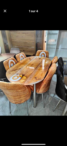 Table de salle à manger élégante