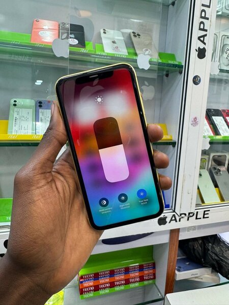 iPhone 11 64go quasi neuf