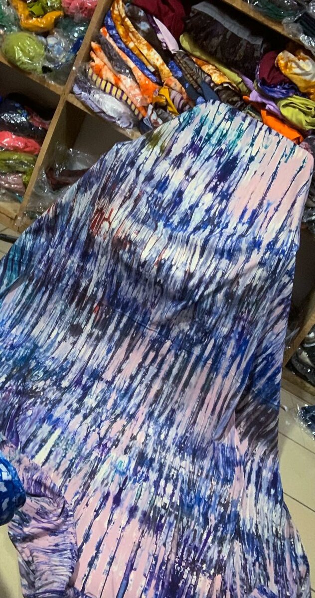 distingué bleu