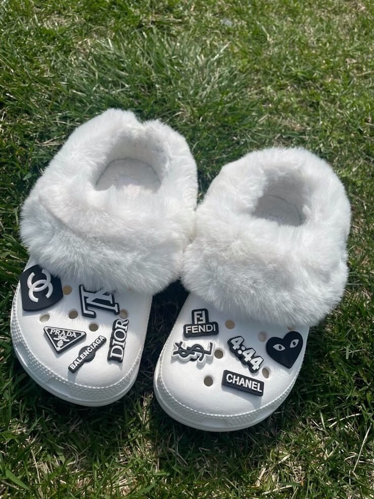 Ladies slippers