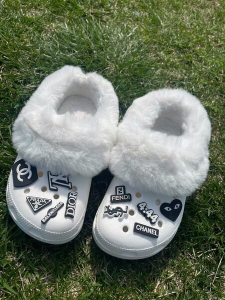 Ladies slippers