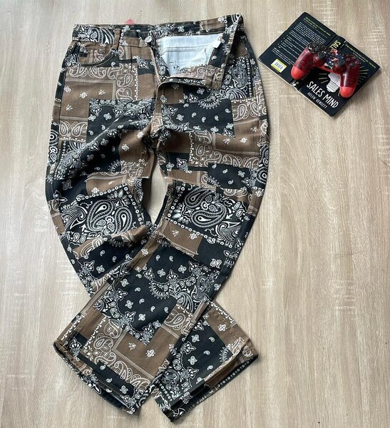 Baggy jeans