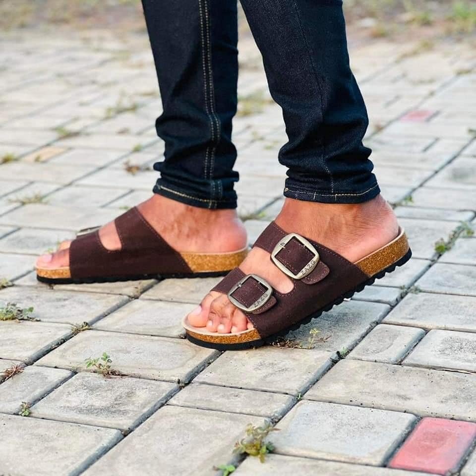 Pantoufles antidérapantes d'été pour hommes et femmes avec double boucle.