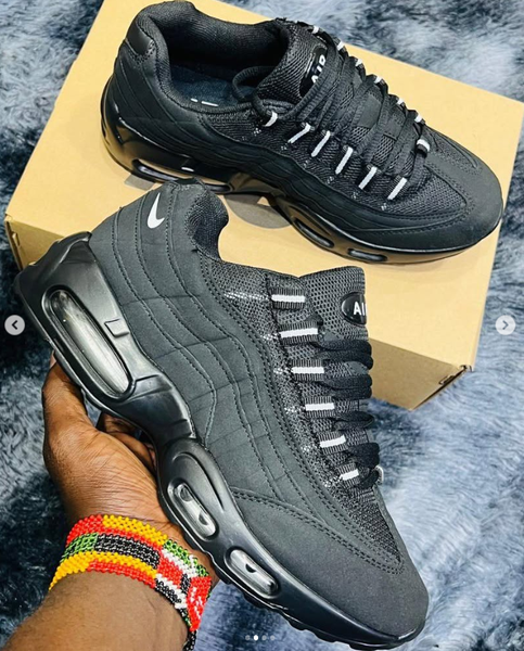 Men's sneaker