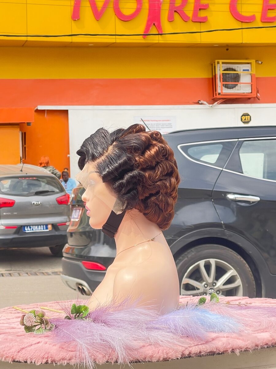 Coupe dame bouclés