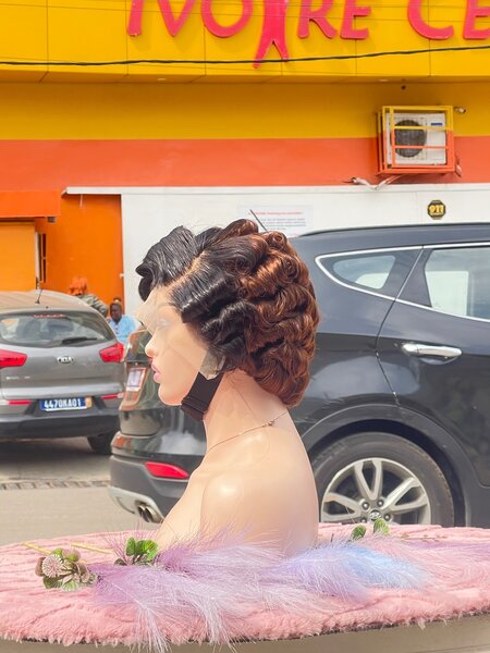 Coupe dame bouclés