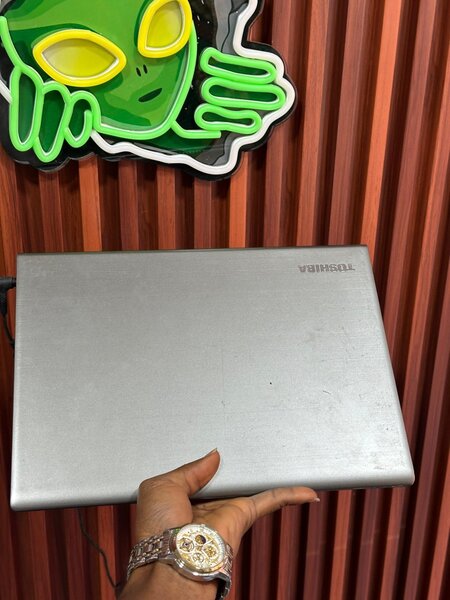 Toshiba protégé