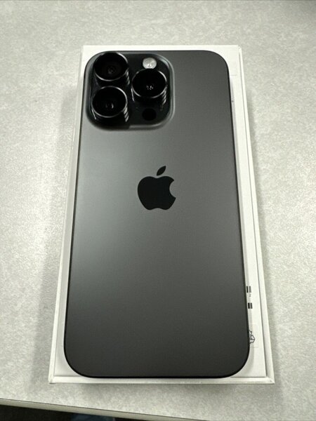iPhone 15 pro 256 gigas