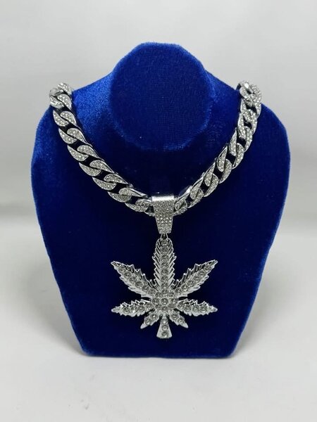 Collier cubain