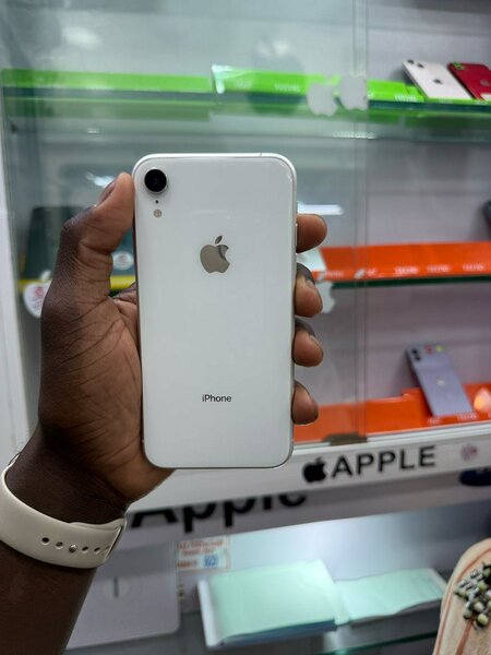 iPhone XR 64G