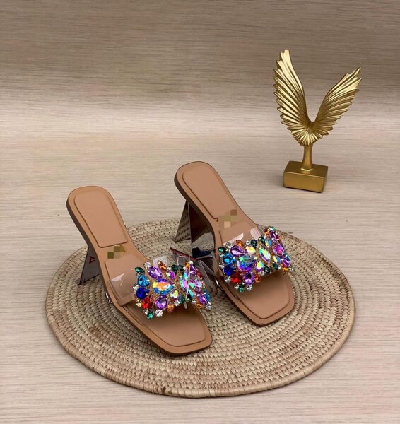 Flat slipper