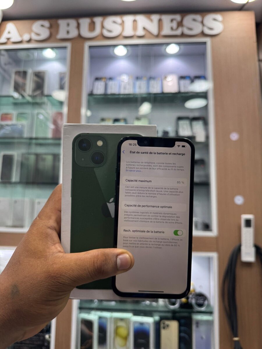 iPhone 13 simple