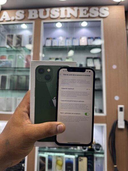 iPhone 13 simple