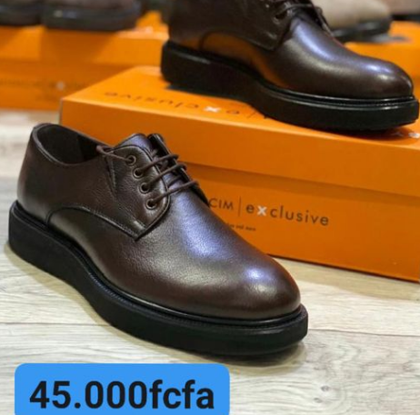 chaussures en cuir marron