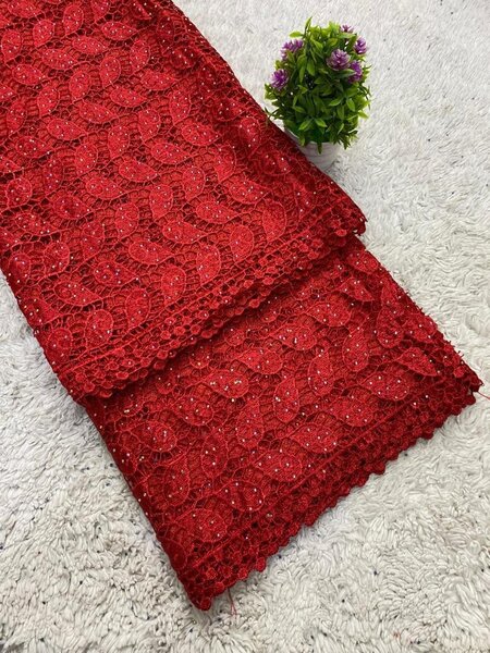 Tissu Dentelle Brodé Élégant