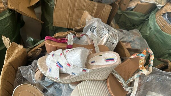 Women's shoes
