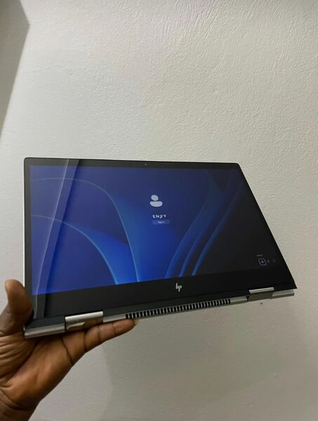 HP ENVY CORE i7