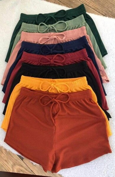Shorts en denim colorés