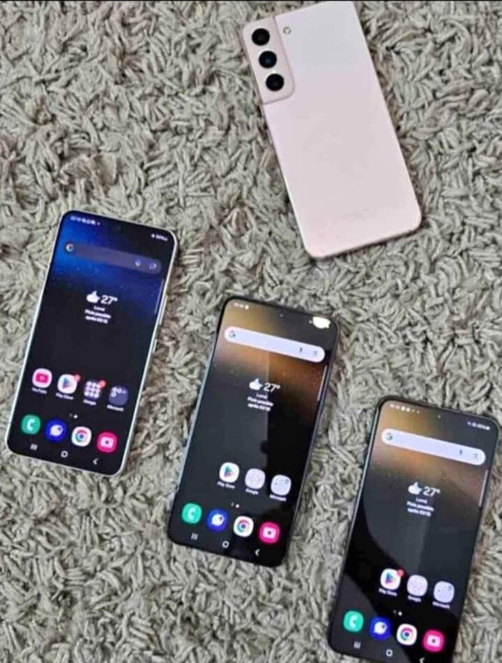Smartphone moderne avec triple caméra