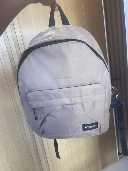 Sac à dos beige Eastpak élégant