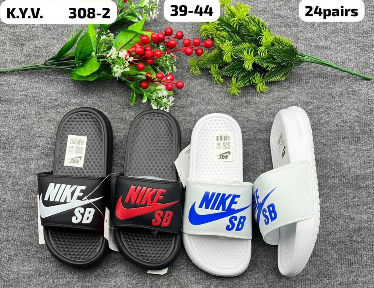 Claquette Nike disponible