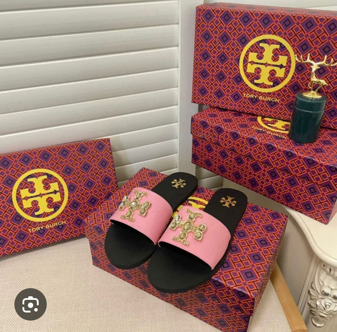 Ladies slippers