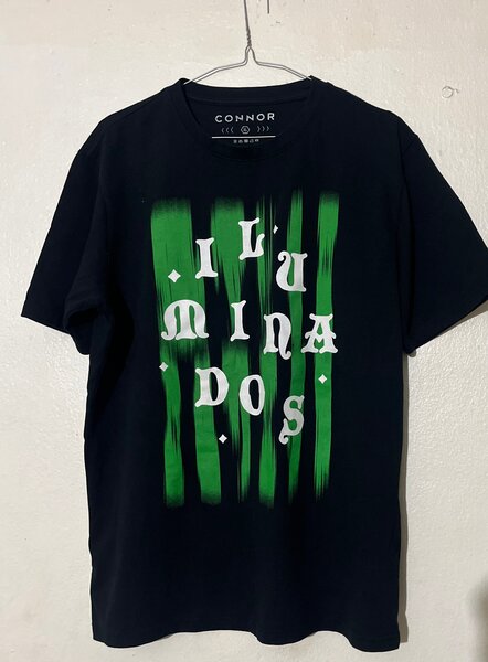 T-shirt noire "Illuminados"