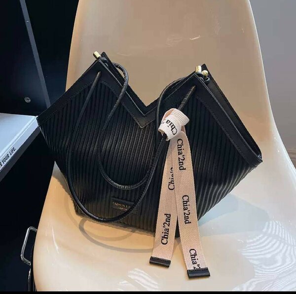 Hand bag