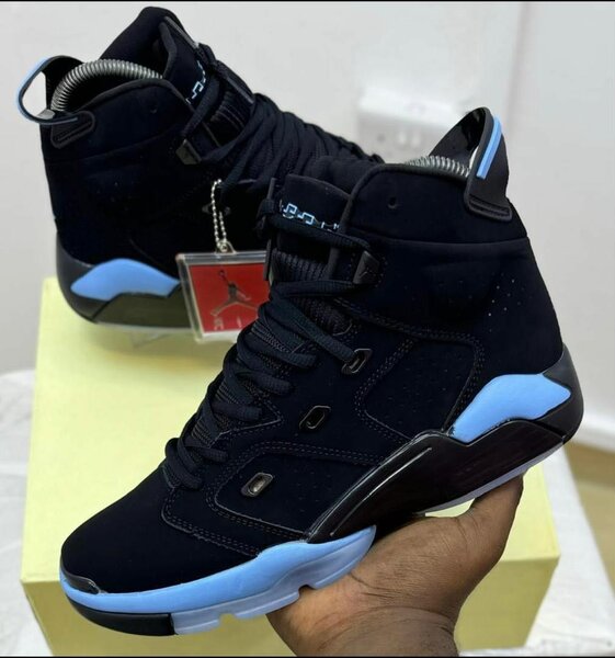 AIR JORDAN SNEAKER
