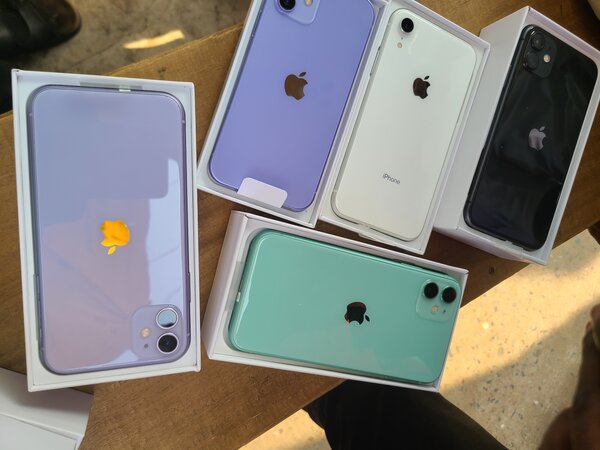 Iphone 11 128gb and 64gb and Xr 64gb and 128gb