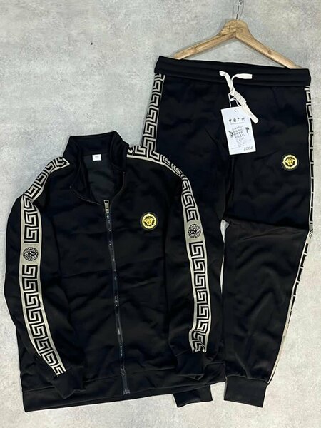 Complet Versace disponible