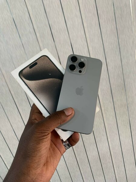 iPhone 15 pros max