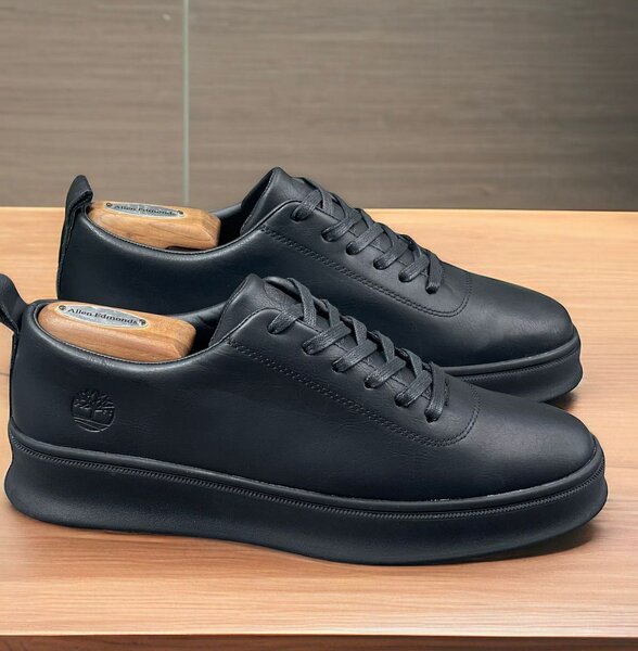 Dress shoes