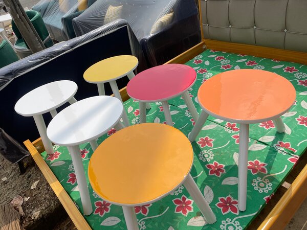 Table scandinave