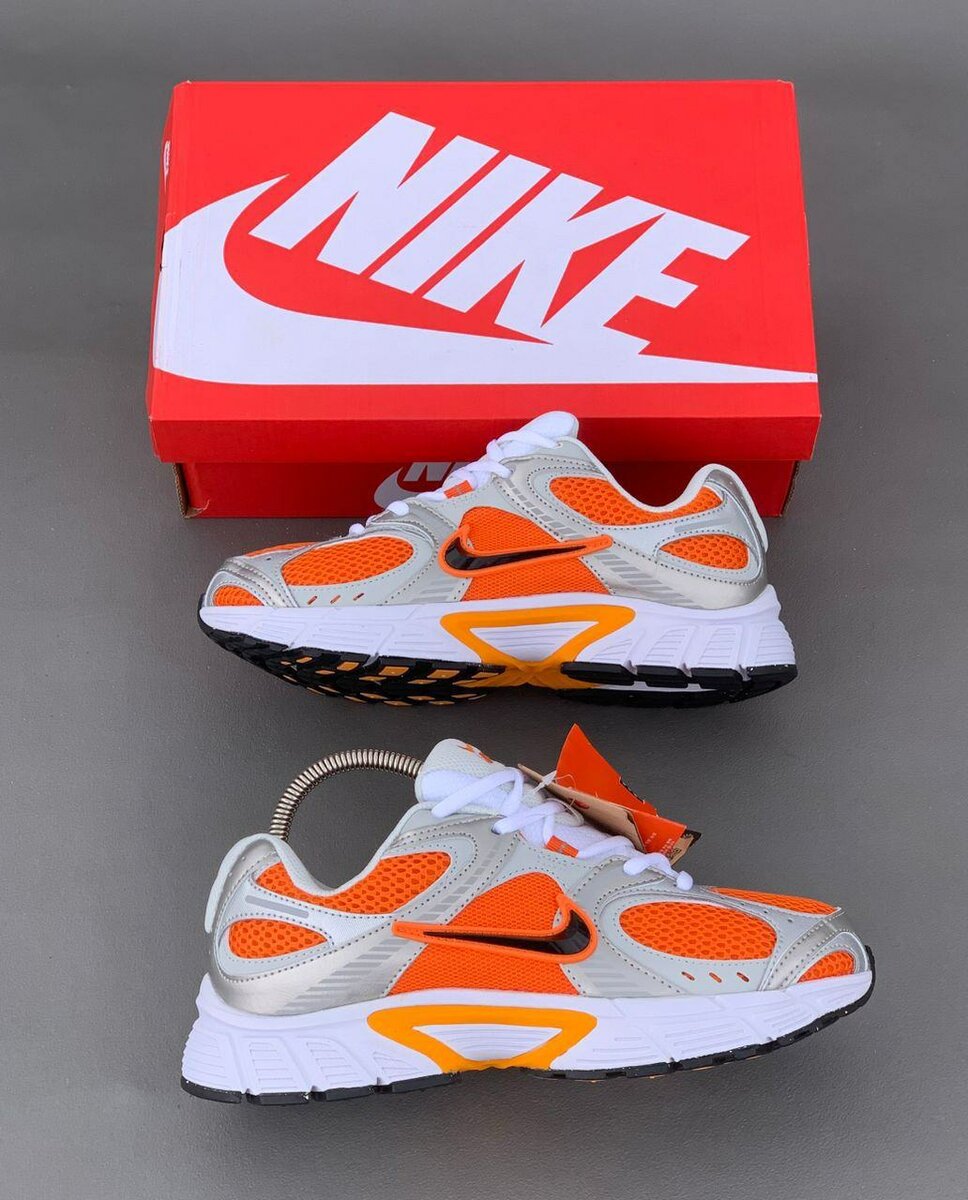 Nike Chaussures  Orange