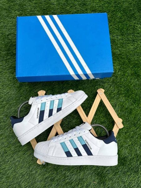 Adidas super stars authentique