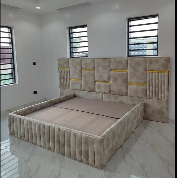 KING-SIZE BED