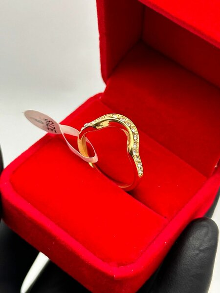 Bague en or avec diamant