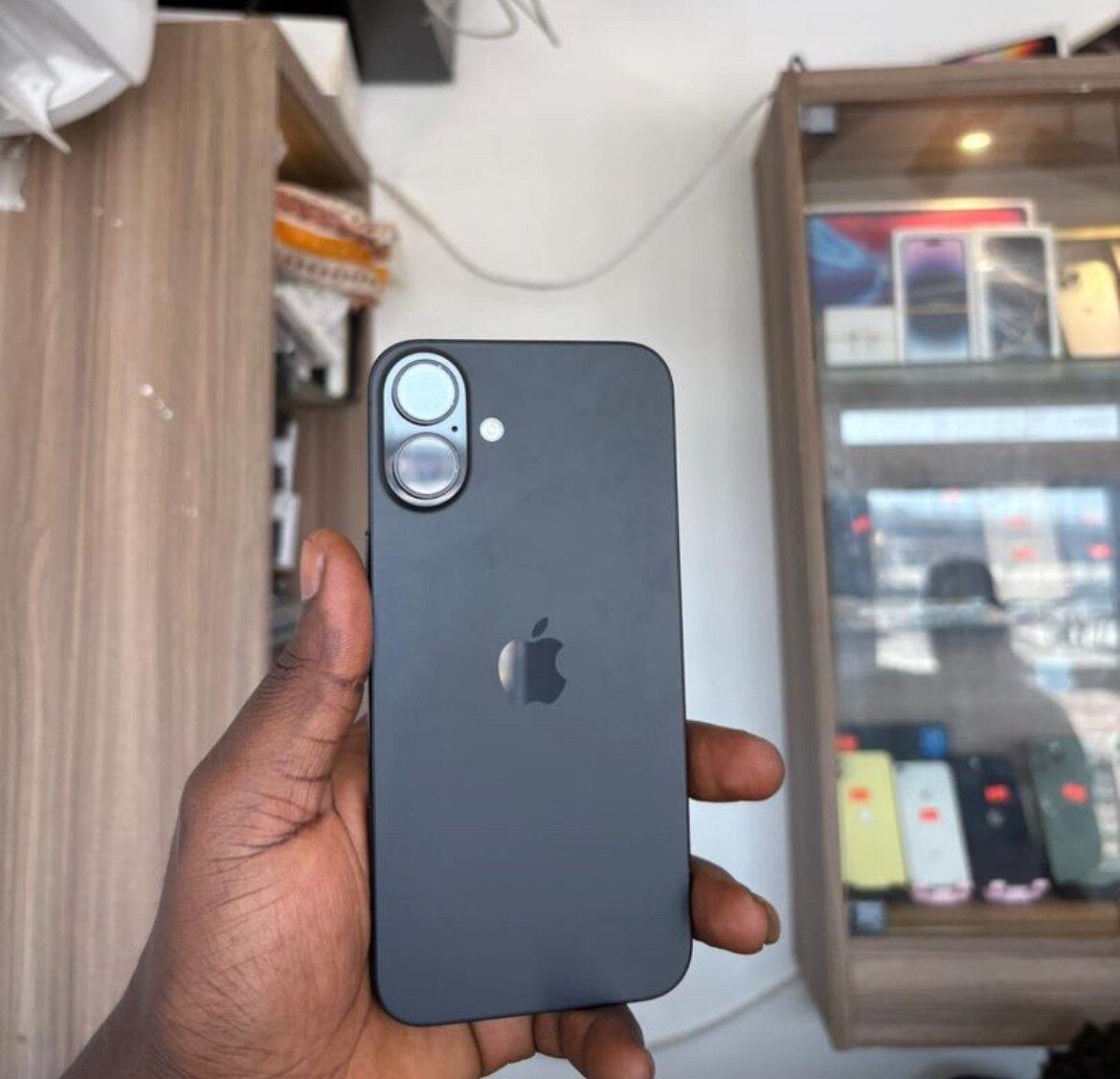iPhone 16plus