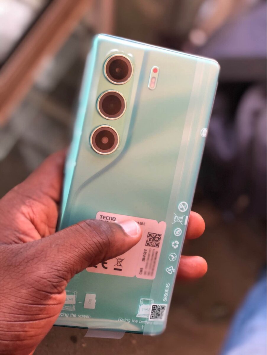 Tecno camon 40