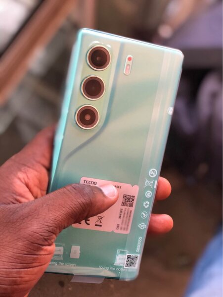 Tecno camon 40