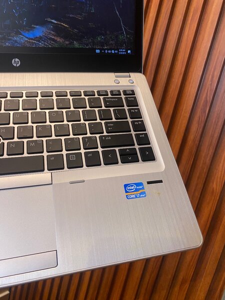 Hp Folio Corei5