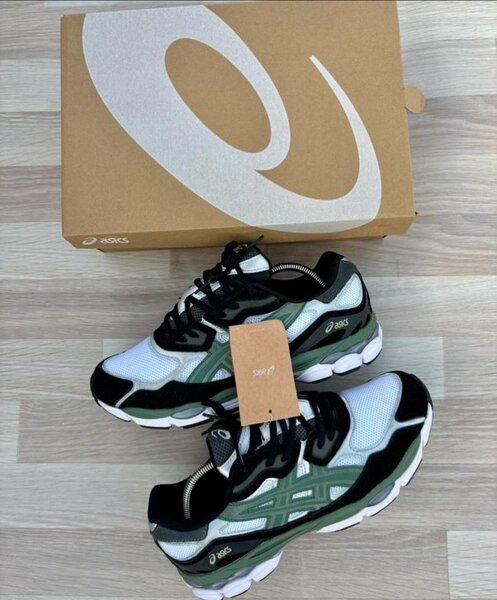 Chaussures de sport ASICS