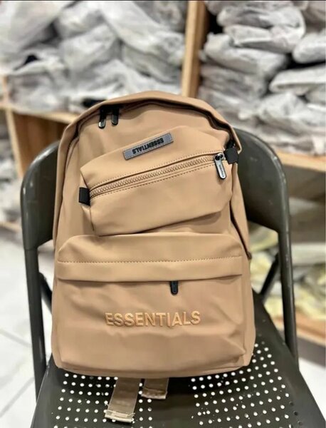 Sac à dos Essentials tendance