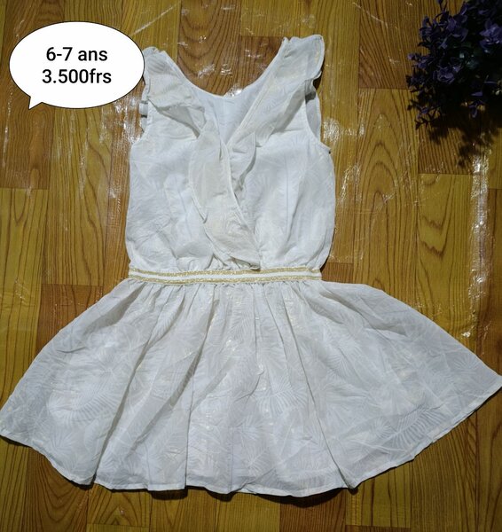 Robe Enfant Blanche Élégante