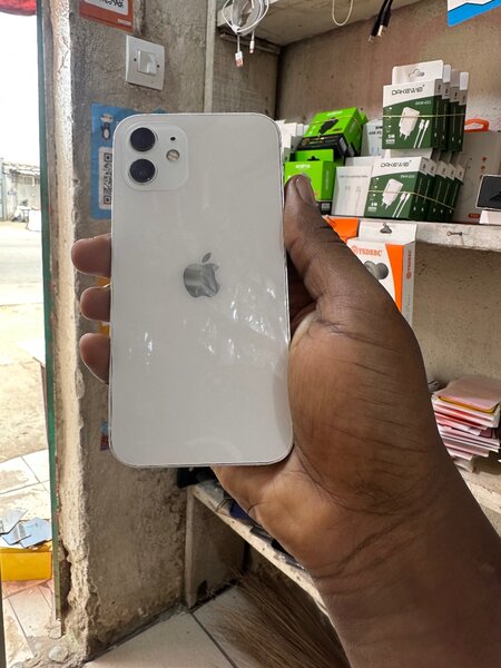 iPhone 12 SIMPLE