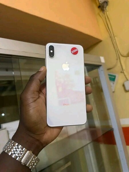 iPhone X 256Go Argent